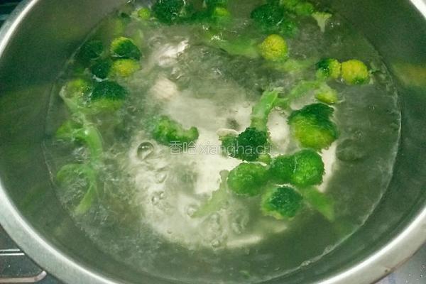 当西兰花遇见巴沙鱼的做法图解6