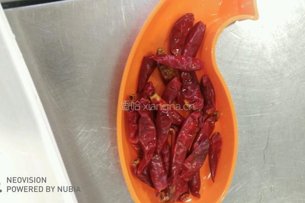 三鲜红肉的做法图解2