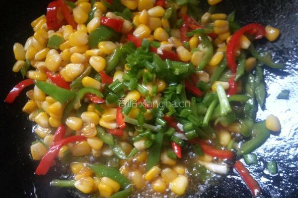 辣椒炒玉米粒的做法图解8
