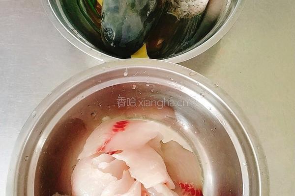 芙蓉鱼片的做法图解1