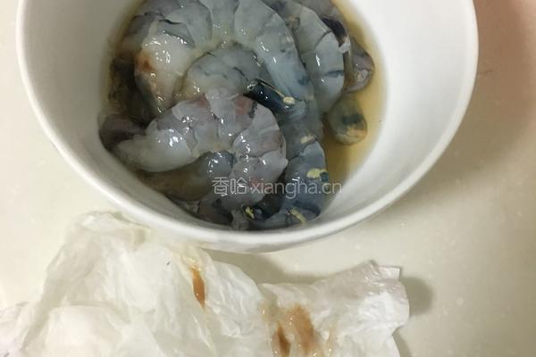 莴苣虾仁炒鸡蛋的做法图解2