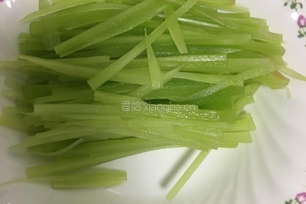 莴苣虾仁炒鸡蛋的做法图解3