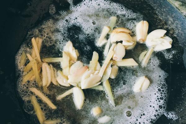 土豆片焖鸭的做法图解10