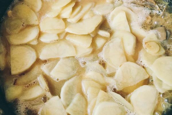 土豆片焖鸭的做法图解14