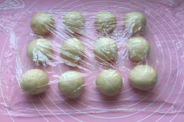 蛋黄酥的做法图解14