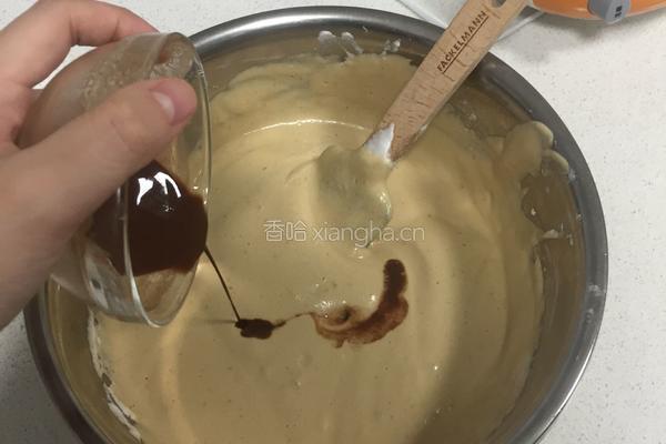 咖啡香草可可风味戚风蛋糕的做法图解11