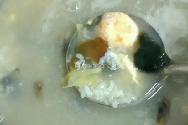 潮汕砂锅粥（皮蛋咸蛋瘦肉粥)的做法图解8