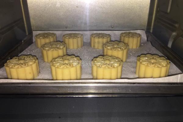 板栗馅月饼的做法图解10