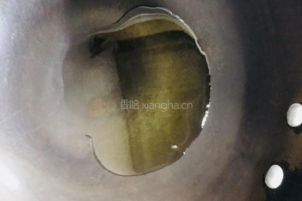 青椒洋葱炒培根的做法图解6