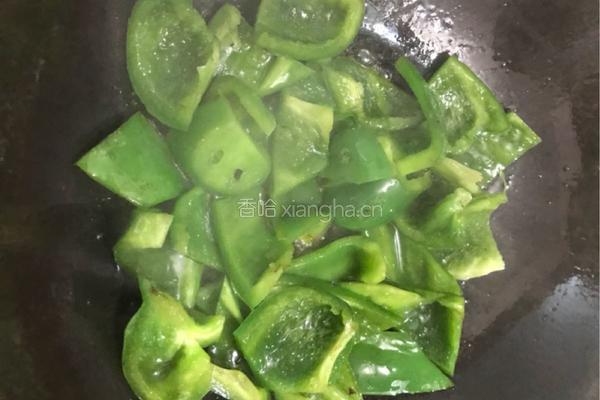 青椒炒肉的做法图解4