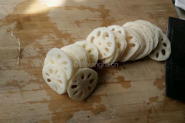 糖醋藕片的做法图解1