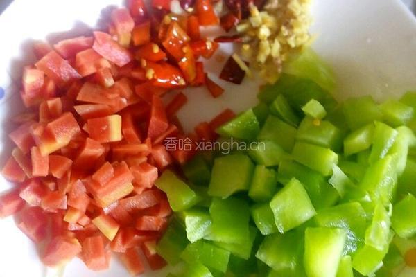 酸辣藕丁的做法图解1