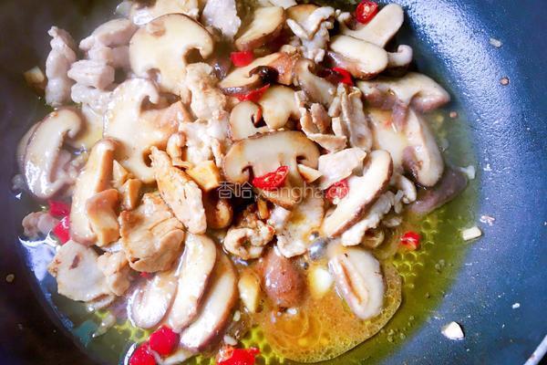 香菇炒肉片的做法图解4