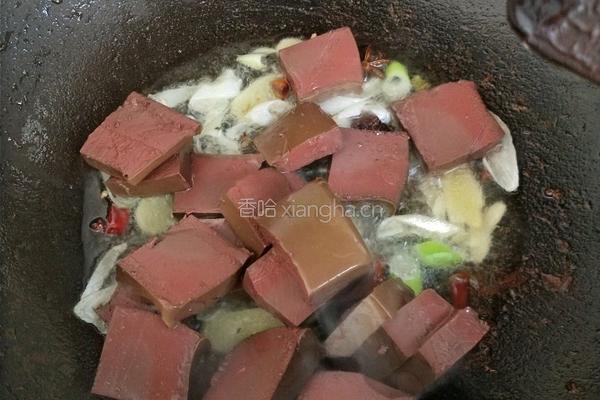 鸭血炖豆腐的做法图解4