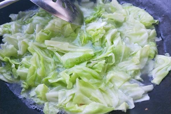 凉拌手撕包菜的做法图解2