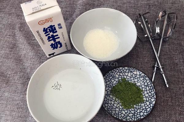 抹茶拿铁的做法图解1