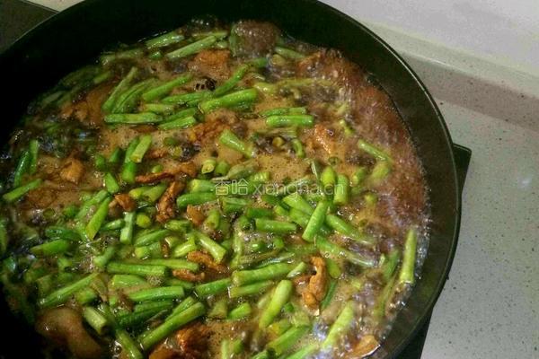 五花肉豆角焖面的做法图解5