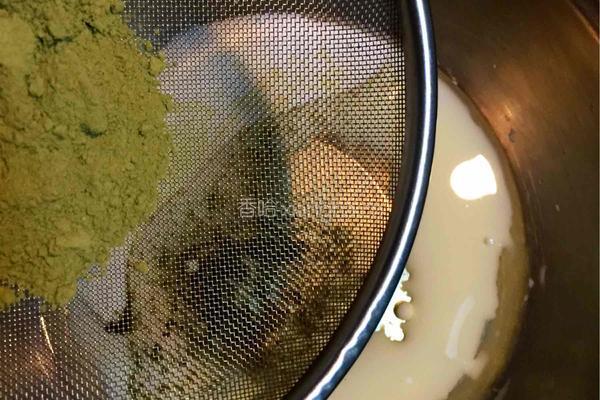 抹茶红豆蛋糕的做法图解2