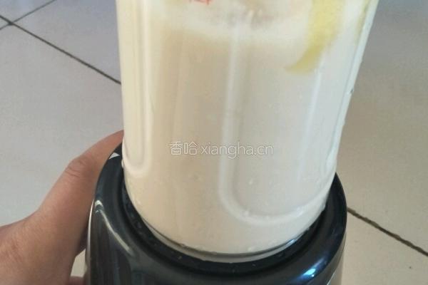 自制苹果奶昔的做法图解3
