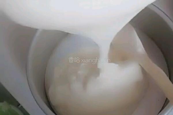 八寸戚风蛋糕的做法图解5