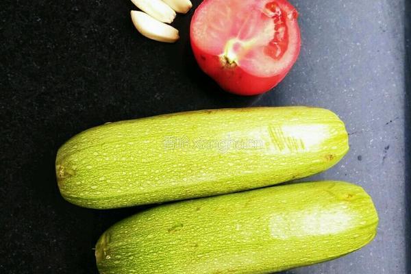 清炒西葫芦的做法图解1