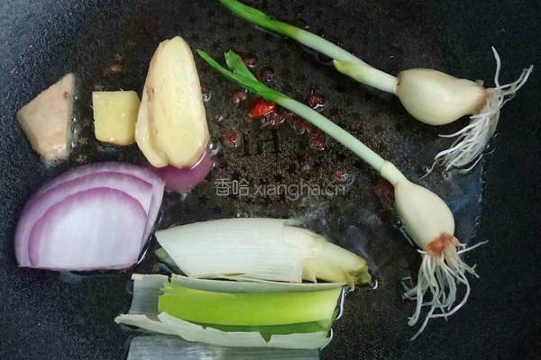 小鸡炖蘑菇☜的做法图解3