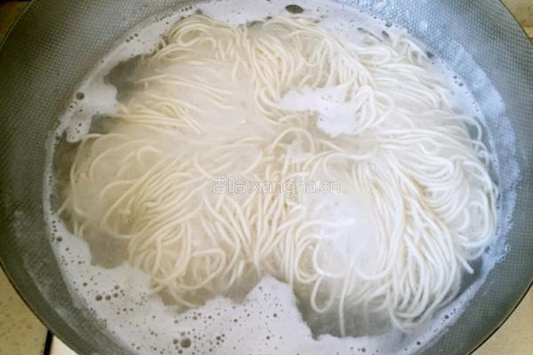 炒面的做法图解1
