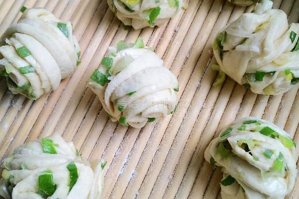 葱花油卷馍的做法图解5