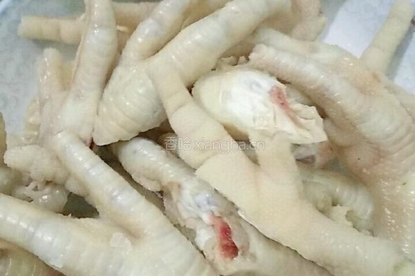 鹌鹑蛋焖鸡爪的做法图解4
