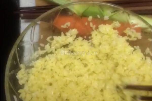 蛋炒饭的做法图解1