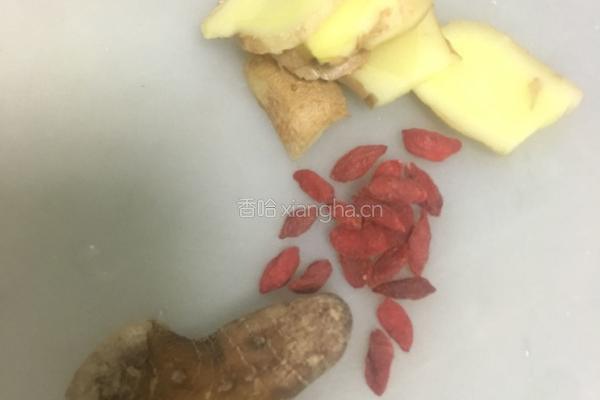 老火黄精枸杞牛尾汤的做法图解1