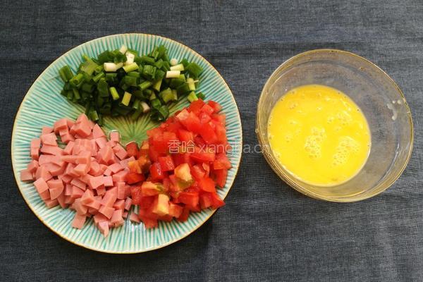 番茄鸡蛋炒饭的做法图解2