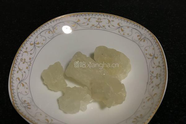 红枣莲子银耳汤的做法图解6