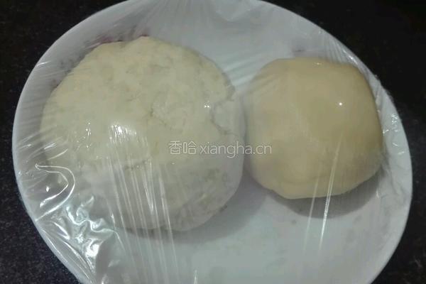 蛋黄酥的做法图解1