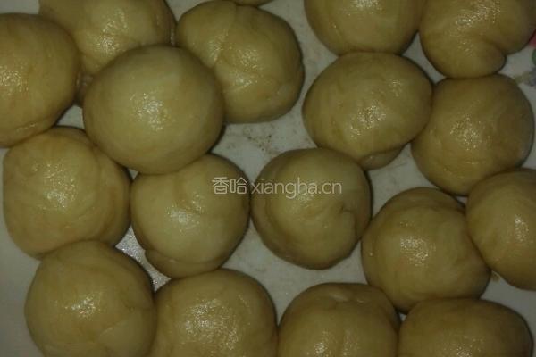 蛋黄酥的做法图解5