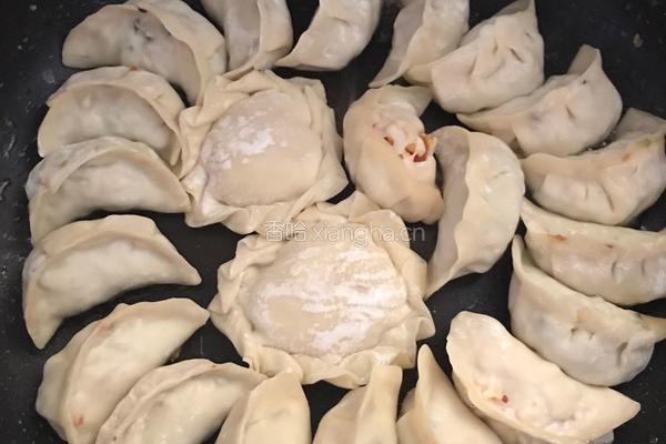 西红柿鸡蛋馅抱蛋煎饺的做法图解7
