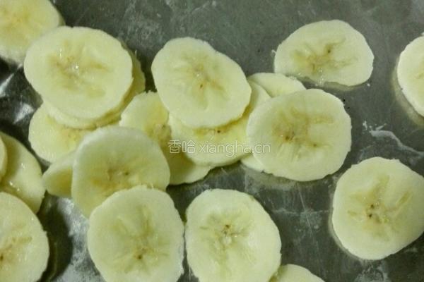 香蕉煎饼的做法图解1