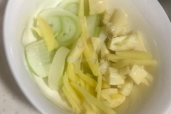 小鸡炖蘑菇粉条的做法图解3