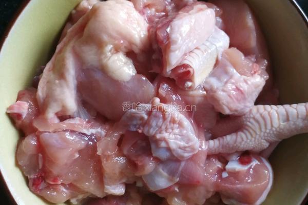 土豆焖鸡的做法图解1