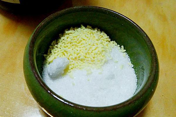 电饭煲盐焗鸡的做法图解2