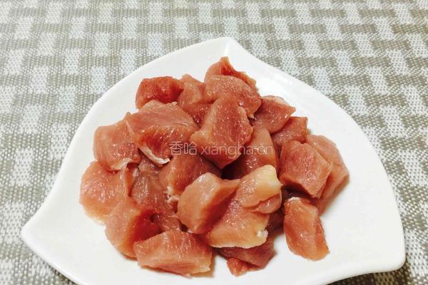 苹果梨雪莲子炖瘦肉汤的做法图解3