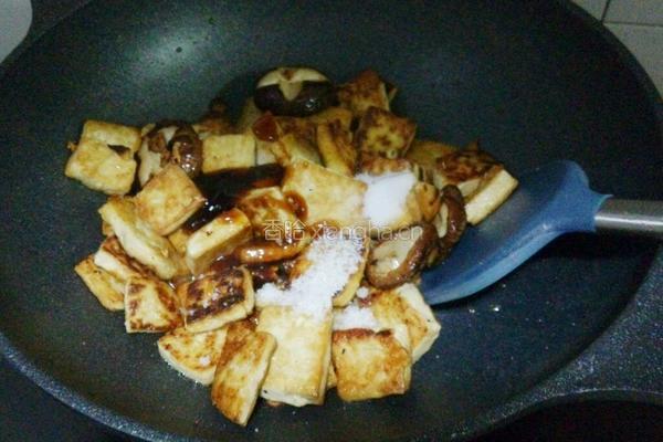香菇炖豆腐的做法图解5