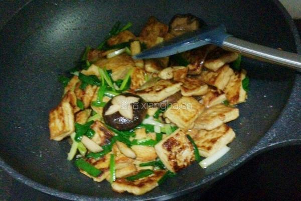 香菇炖豆腐的做法图解8