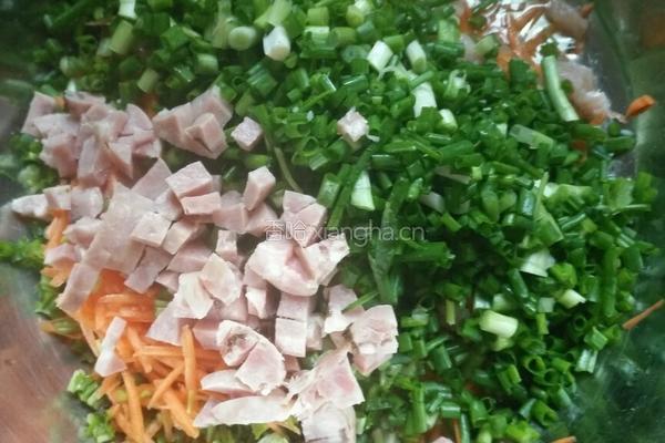 瘦肉紫菜丸子的做法图解1