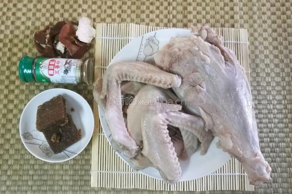 秘制卤鸭翅的做法图解1