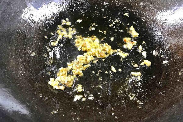 白菜梗子芹菜炒肉丝的做法图解13