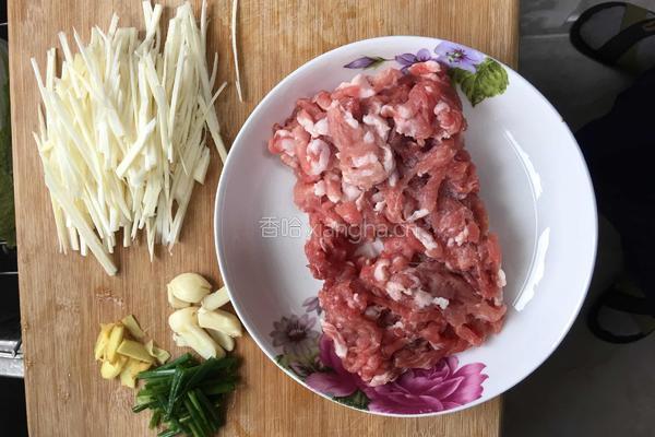 家常鱼香肉丝的做法图解1