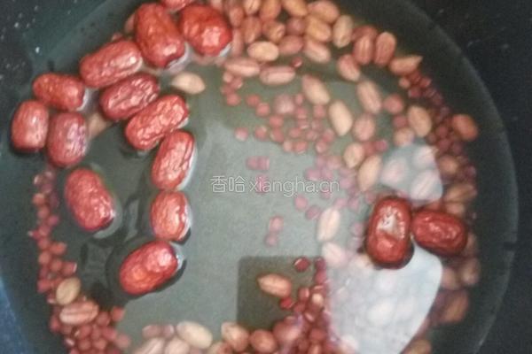 红枣花生红小豆汤的做法图解4
