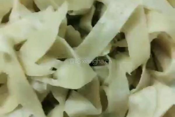 红薯粉面条的做法图解6