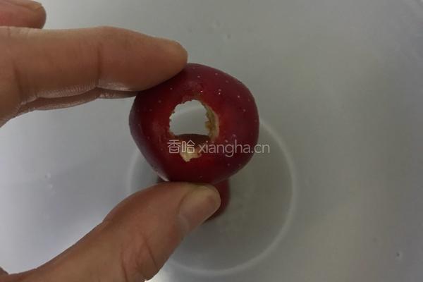 山楂糖水，山楂罐头的做法图解2